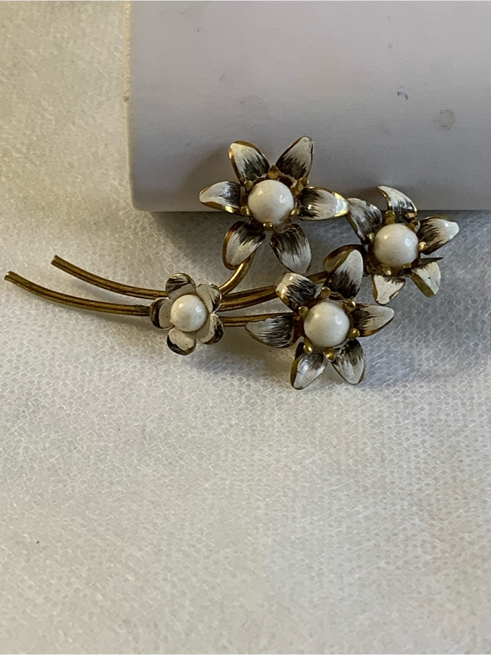 Vintage Austrian Floral Faux Pearl Cluster Enamel Brooch - Gold & White